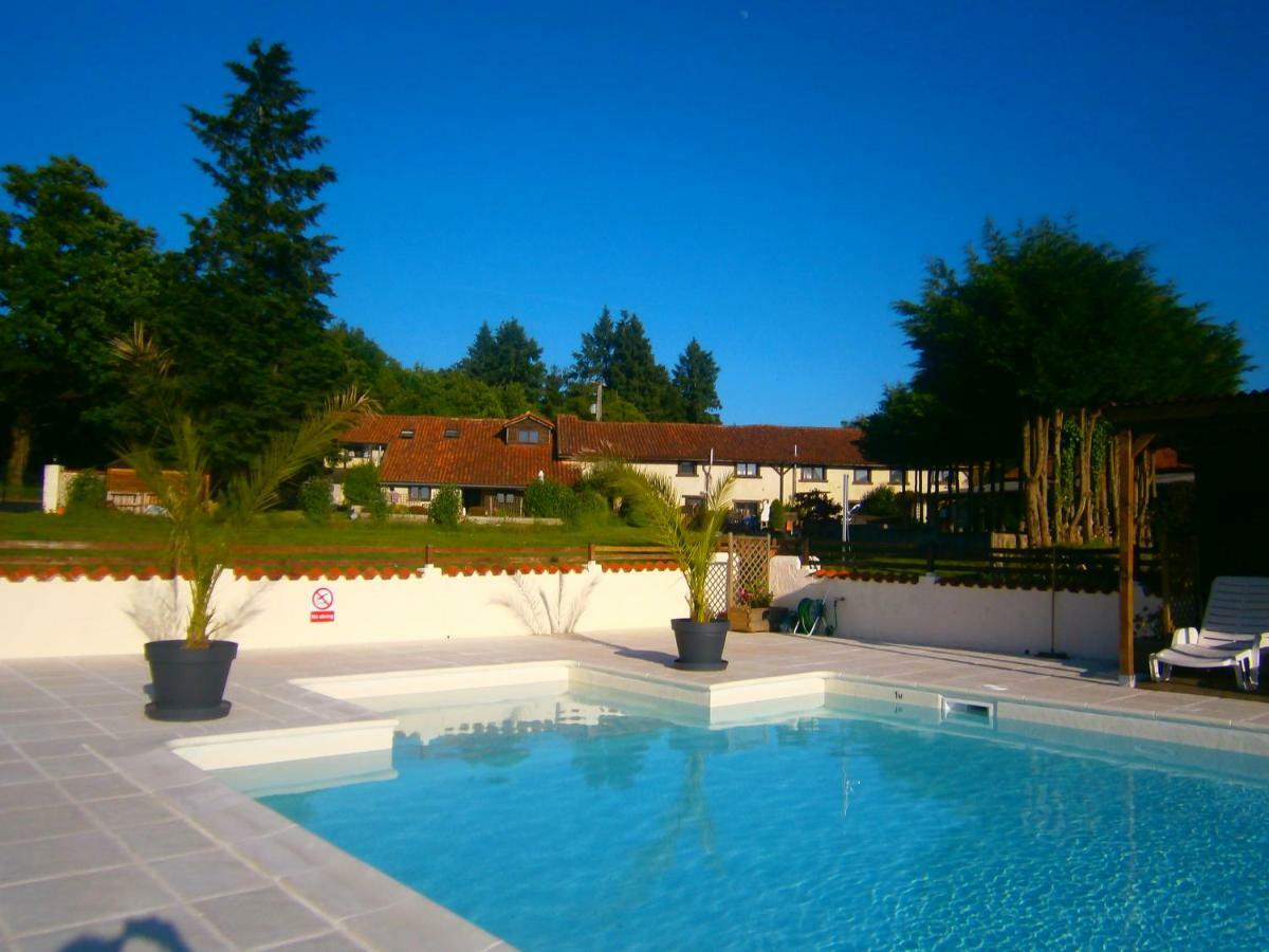 La Croix Gites Pressignac Exterior photo